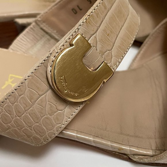 Salvatore Ferragamo Nude Leather Crocodile Embossed Slide Sandals Low Heel Sz 9 - Picture 11 of 15
